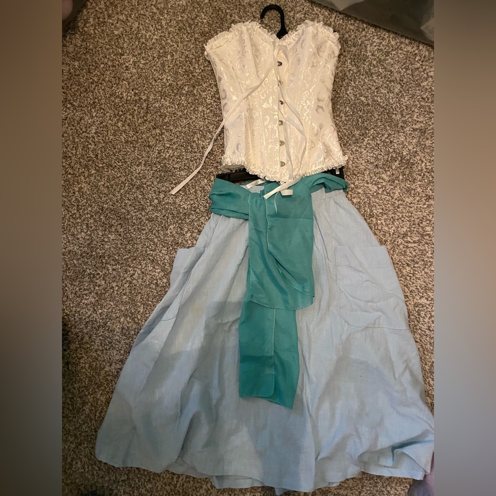 costume Disney Belle EUC,women’s x-small,can be women’s or teen